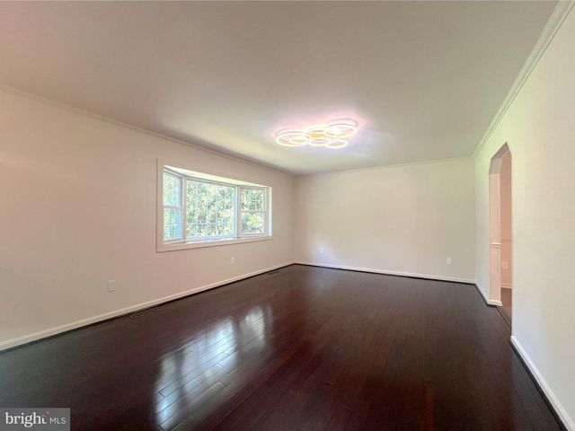 12 CLOVER HILL DR, Stafford, VA 22556