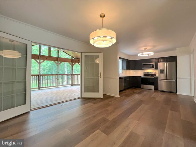 12 CLOVER HILL DR, Stafford, VA 22556