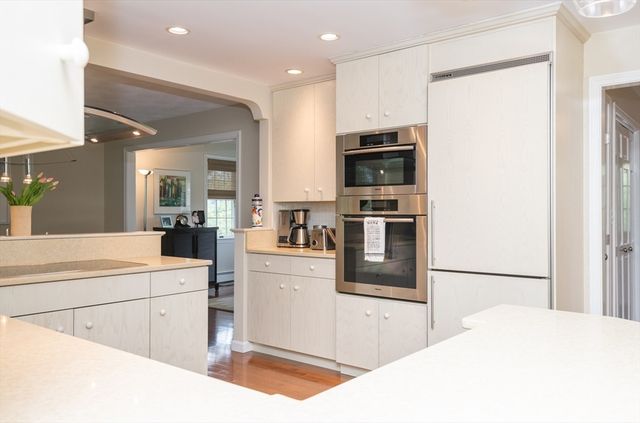 25 Ellen Road, Stoneham, MA 02180