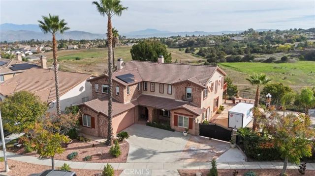 3995 Holly Springs Drive, Corona, CA 92881