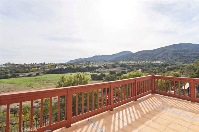 3995 Holly Springs Drive, Corona, CA 92881