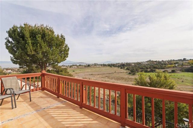 3995 Holly Springs Drive, Corona, CA 92881