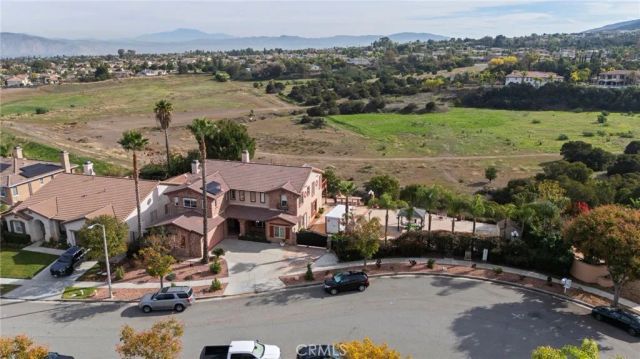 3995 Holly Springs Drive, Corona, CA 92881