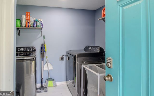 579 Lynmore Avenue, Macon, GA 31206