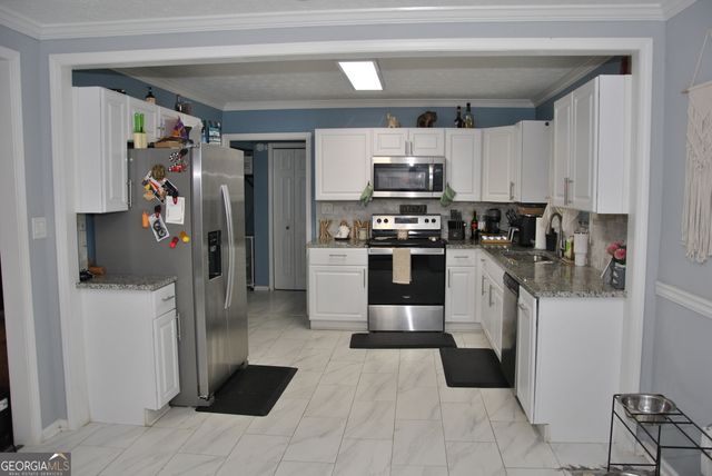 579 Lynmore Avenue, Macon, GA 31206