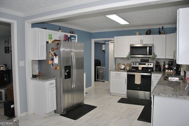 579 Lynmore Avenue, Macon, GA 31206