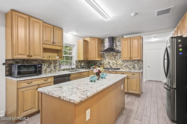 35 Ruby Drive, Morganville, NJ 07751
