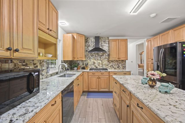 35 Ruby Drive, Morganville, NJ 07751