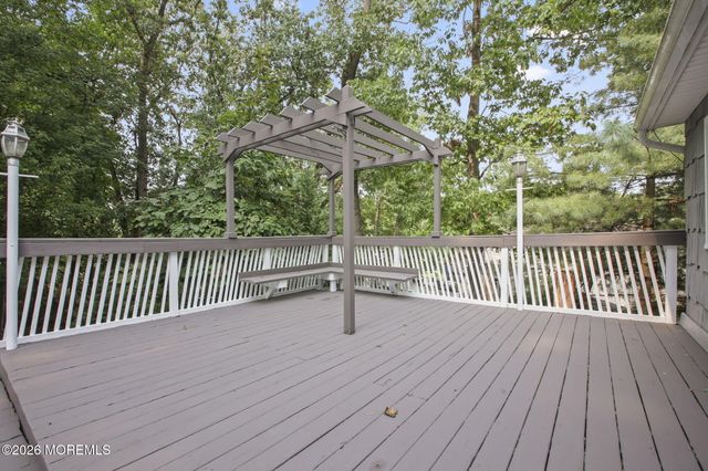 35 Ruby Drive, Morganville, NJ 07751