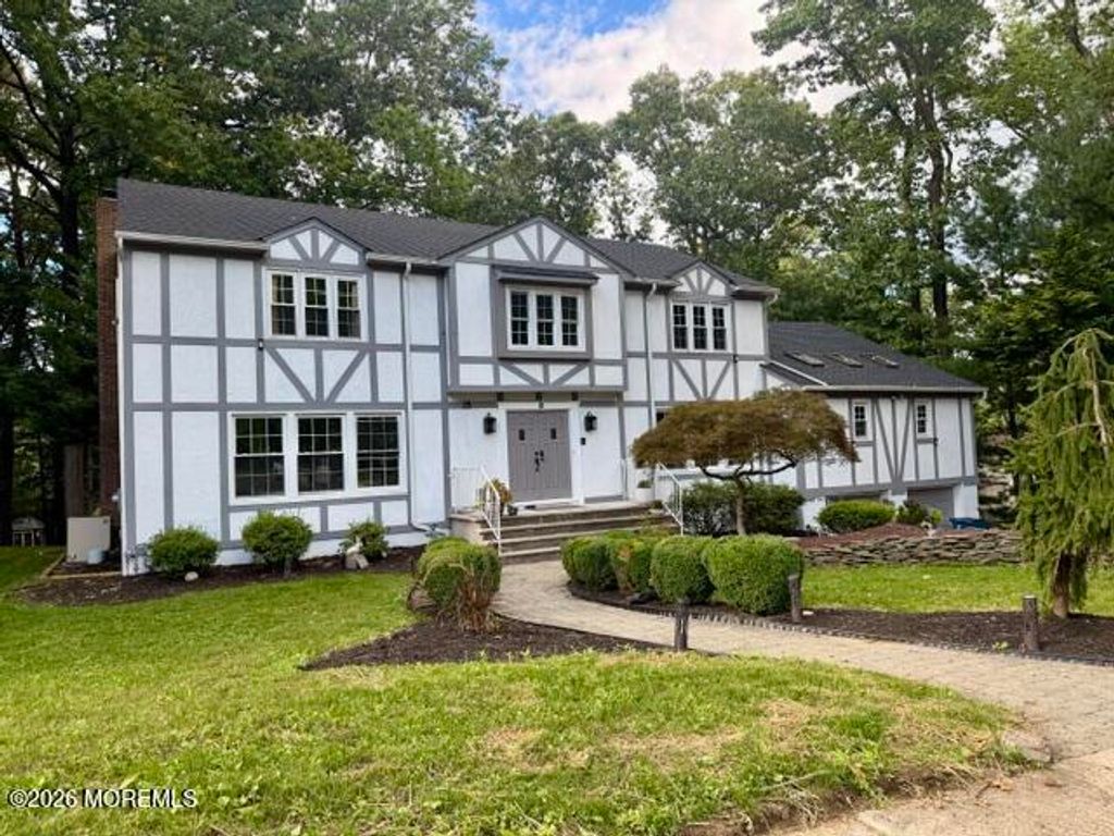 35 Ruby Drive, Morganville, NJ 07751