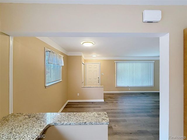 25070 Hayes Street, Taylor, MI 48180