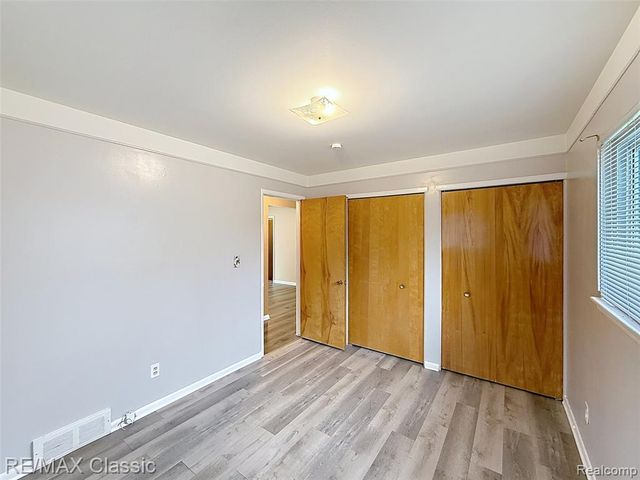 25070 Hayes Street, Taylor, MI 48180