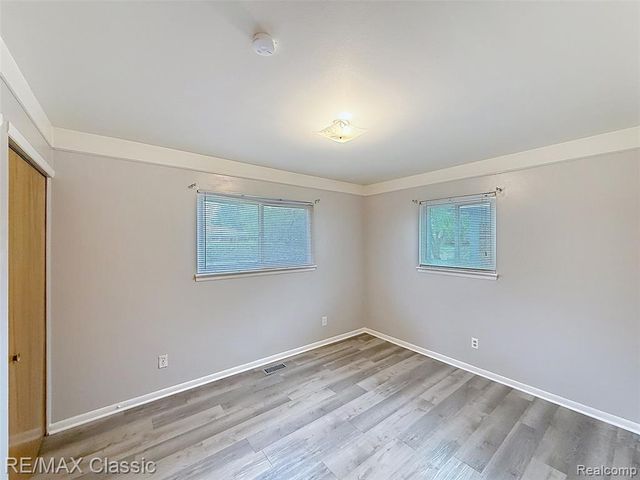 25070 Hayes Street, Taylor, MI 48180