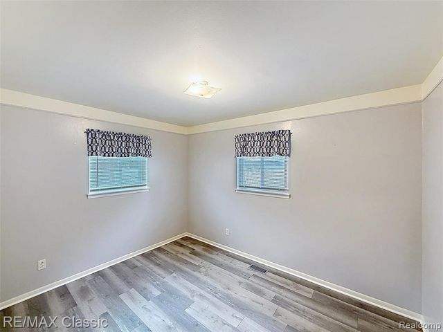 25070 Hayes Street, Taylor, MI 48180