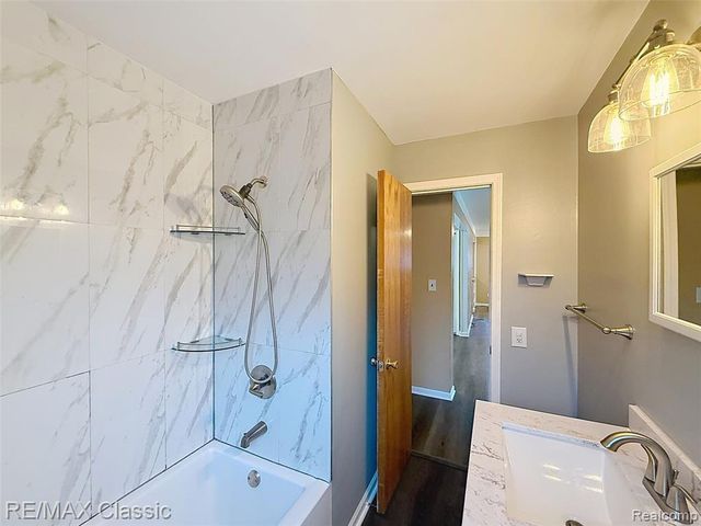 25070 Hayes Street, Taylor, MI 48180