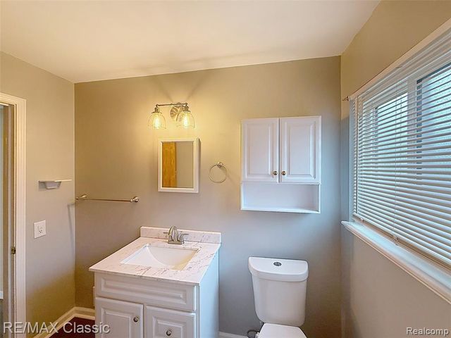 25070 Hayes Street, Taylor, MI 48180