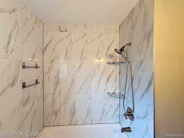 25070 Hayes Street, Taylor, MI 48180