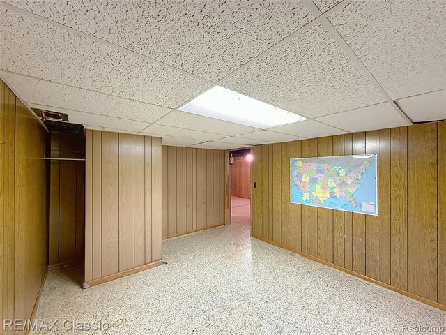 25070 Hayes Street, Taylor, MI 48180
