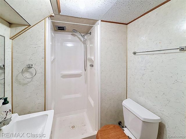 25070 Hayes Street, Taylor, MI 48180