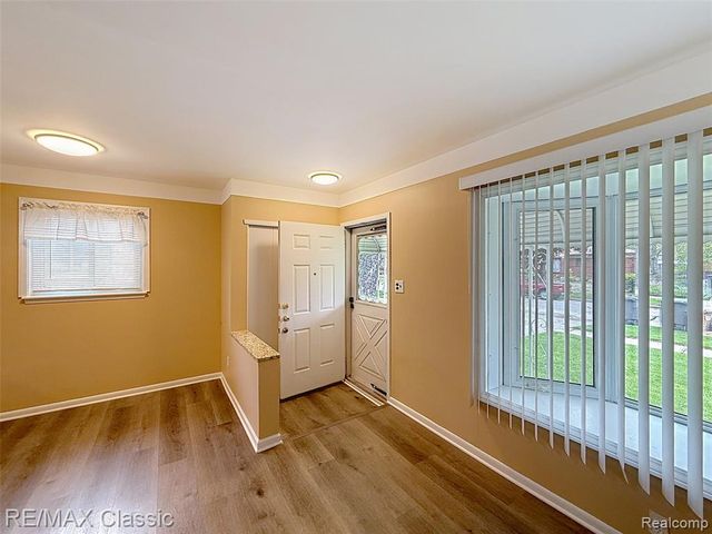 25070 Hayes Street, Taylor, MI 48180