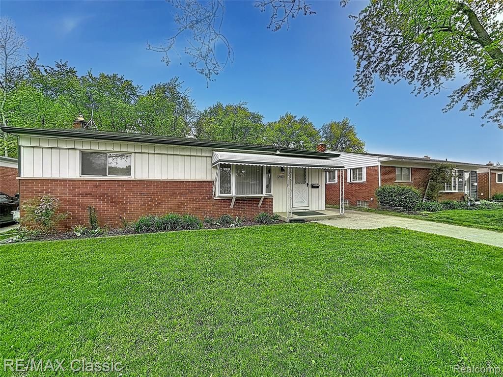25070 Hayes Street, Taylor, MI 48180
