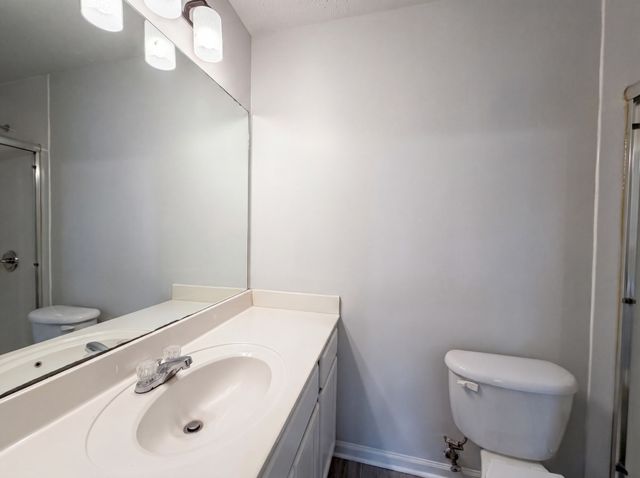 1125 Sima Shabat Ct, La Vergne, TN 37086