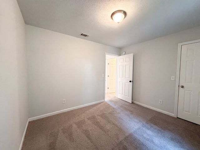 1125 Sima Shabat Ct, La Vergne, TN 37086