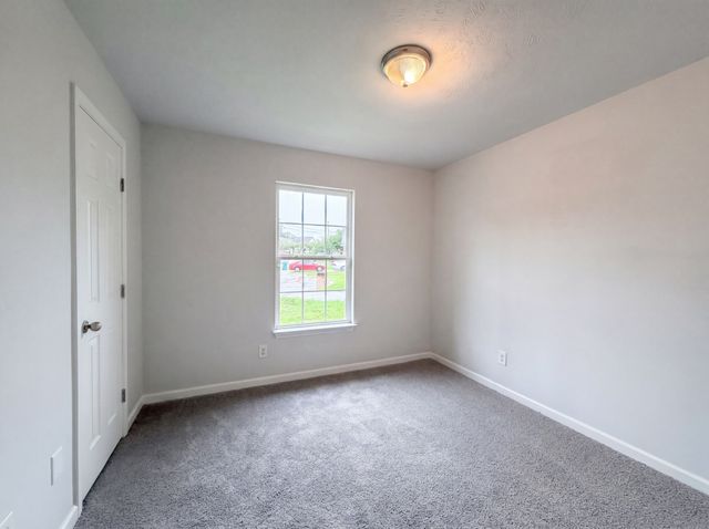 1125 Sima Shabat Ct, La Vergne, TN 37086