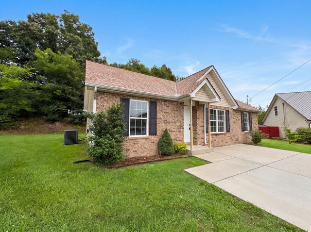 1125 Sima Shabat Ct, La Vergne, TN 37086