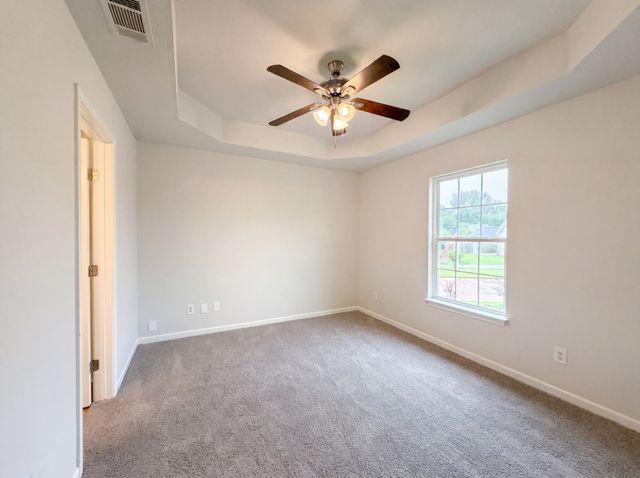 1125 Sima Shabat Ct, La Vergne, TN 37086
