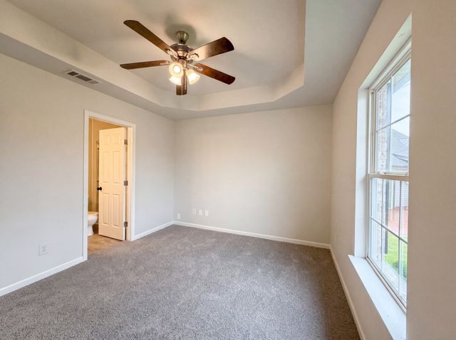 1125 Sima Shabat Ct, La Vergne, TN 37086