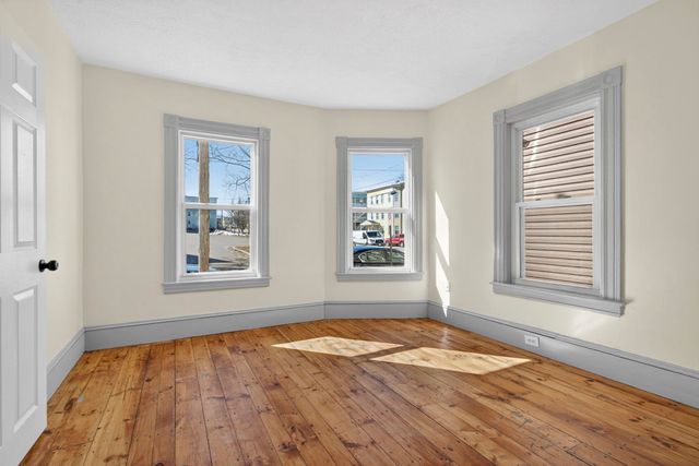 670 Harvard Street, Manchester, NH 03103