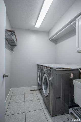 4200 BELMONT Road, Bettendorf, IA 52722