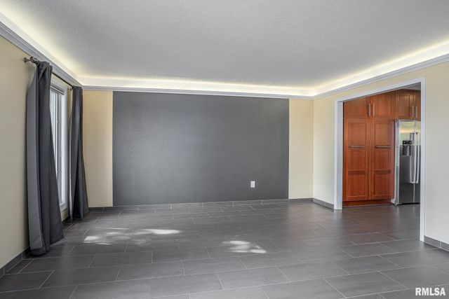 4200 BELMONT Road, Bettendorf, IA 52722