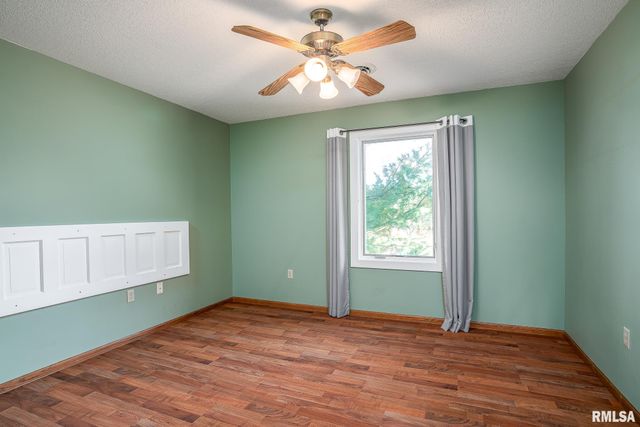 4200 BELMONT Road, Bettendorf, IA 52722