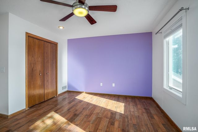 4200 BELMONT Road, Bettendorf, IA 52722