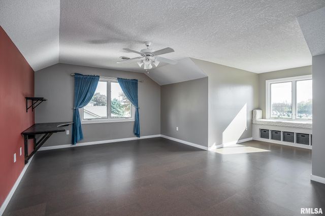 4200 BELMONT Road, Bettendorf, IA 52722