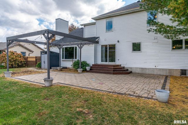 4200 BELMONT Road, Bettendorf, IA 52722