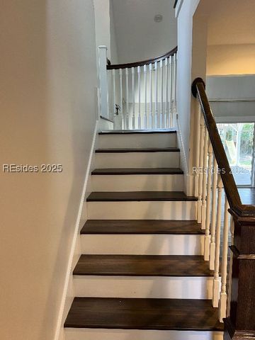 1074 Otter Cir, Beaufort, SC 29902