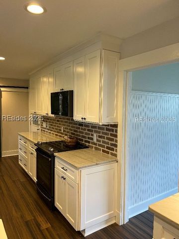 1074 Otter Cir, Beaufort, SC 29902