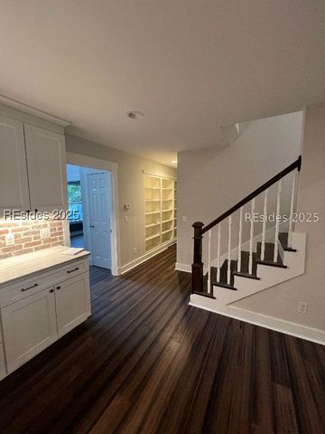 1074 Otter Cir, Beaufort, SC 29902