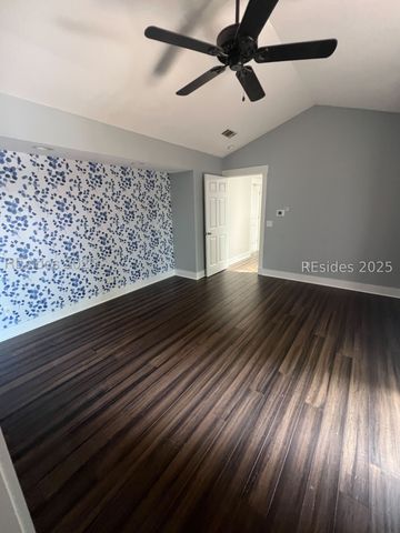 1074 Otter Cir, Beaufort, SC 29902