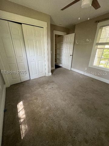 1074 Otter Cir, Beaufort, SC 29902