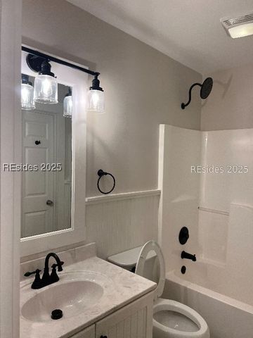 1074 Otter Cir, Beaufort, SC 29902