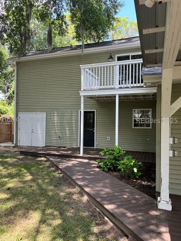 1074 Otter Cir, Beaufort, SC 29902