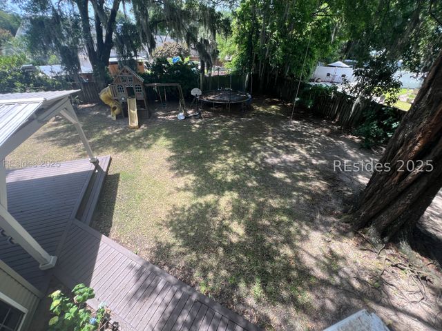 1074 Otter Cir, Beaufort, SC 29902