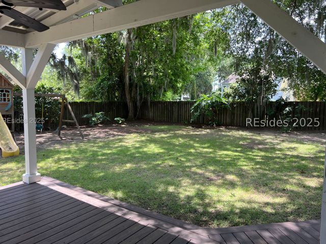 1074 Otter Cir, Beaufort, SC 29902