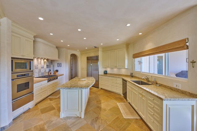 258 S Ulukoa Pl, Lahaina, HI 96761