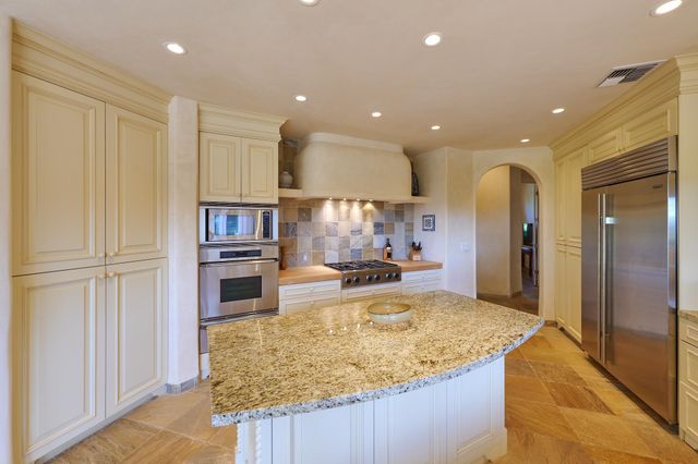 258 S Ulukoa Pl, Lahaina, HI 96761