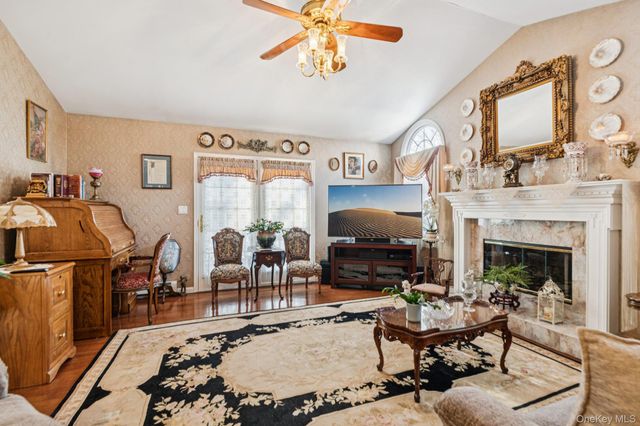 48 Neil Drive, Farmingville, NY 11738